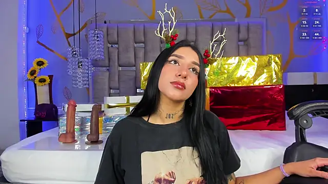 Leiaa  online show from 12.18.24