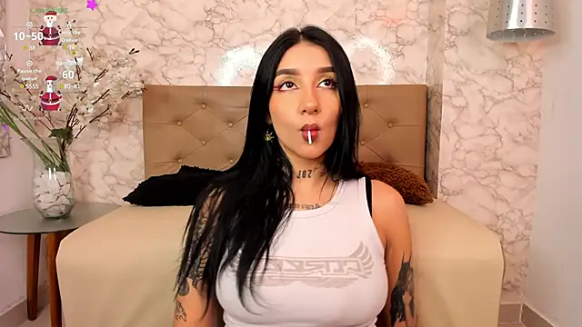 Leiaa  online show from 12.21.24