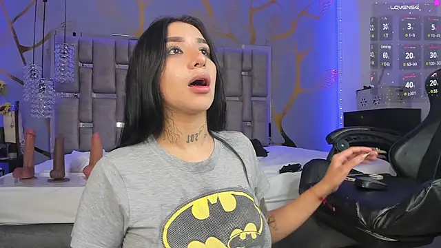 Leiaa  online show from 01.13.25