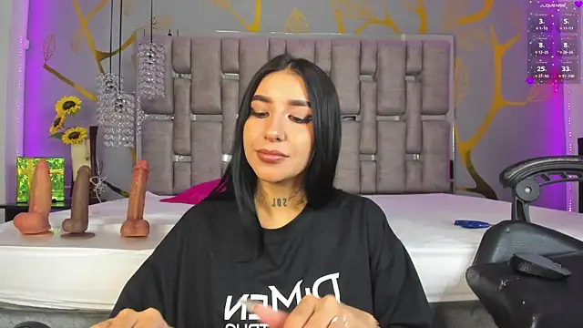 Leiaa  online show from 01.16.25