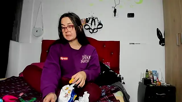 Sweet-Suck69 online show from 01.05.25