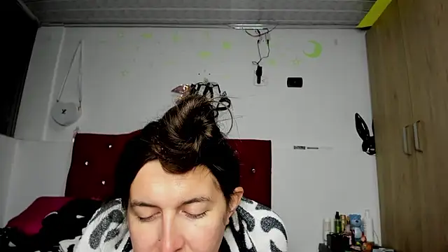 Sweet-Suck69 online show from 01.06.25