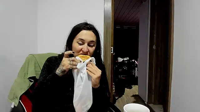 Sweet-Suck69 online show from 02.18.25