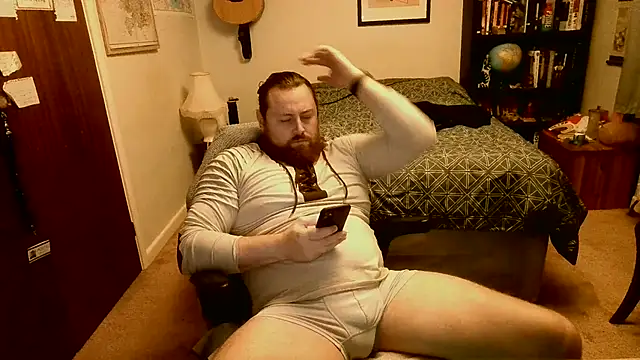 Snapshot of Hairy_Guy30 chatting on 01.18.25 Hairy Guy30 online show from 01.18.25