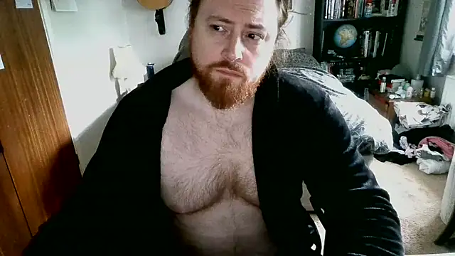 Snapshot of Hairy_Guy30 chatting on 09.14.25 Hairy Guy30 online show from 09.14.25