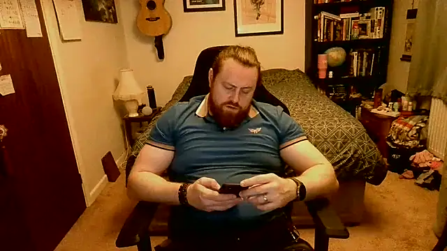 Snapshot of Hairy_Guy30 chatting on 10.09.25 Hairy Guy30 online show from 10.09.25