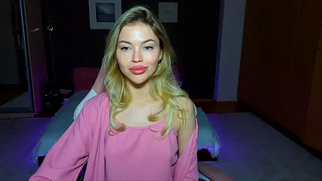 EmmyMills online show from 02.15.25