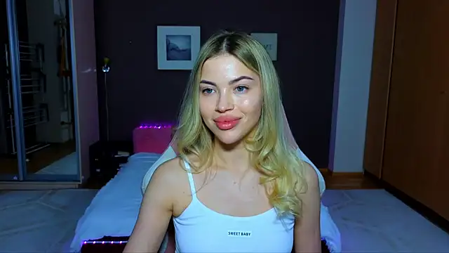 EmmyMills online show from 02.19.25