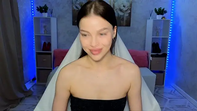 EmmyMills online show from 06.07.26