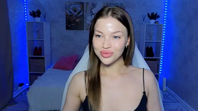 EmmyMills online show from 06.14.26