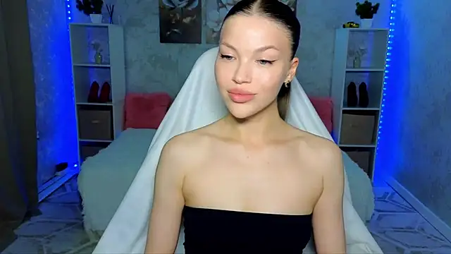 EmmyMills online show from 06.15.26