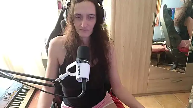 Snapshot of MemiKouki chatting on 03.09.26 MemiKouki online show from 03.09.26