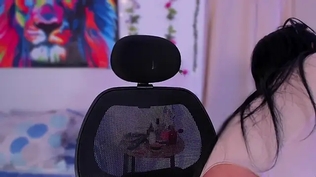 BellaHarllow online show from 12.05.24