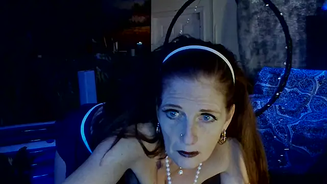 Snapshot of Avaivory chatting on 02.06.25 Avaivory online show from 02.06.25