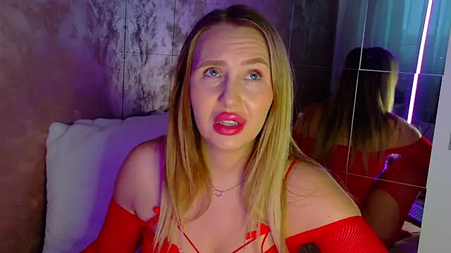 Snapshot of lexy_a chatting on 11.24.25 lexy a online show from 11.24.25