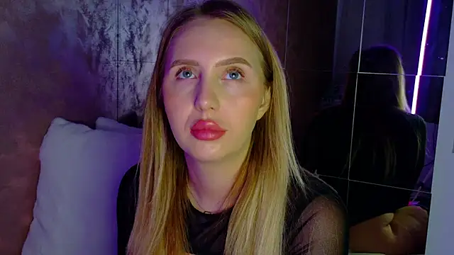 Snapshot of lexy_a chatting on 11.26.25 lexy a online show from 11.26.25