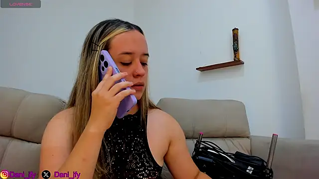 Snapshot of Dani_javi chatting on 12.03.25 Dani javi online show from 12.03.25