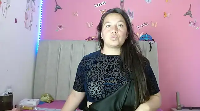 Snapshot of monickhot303av chatting on 01.14.25 monickhot303av online show from 01.14.25