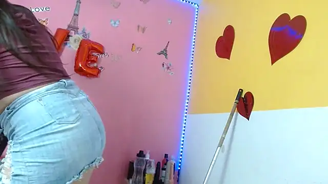 Snapshot of monickhot303av chatting on 02.25.25 monickhot303av online show from 02.25.25