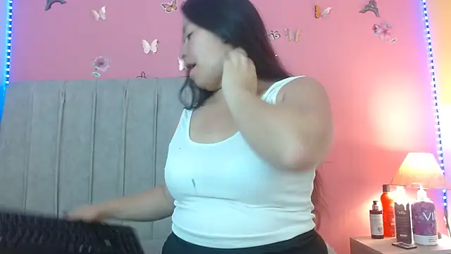 Snapshot of monickhot303av chatting on 03.05.25 monickhot303av online show from 03.05.25