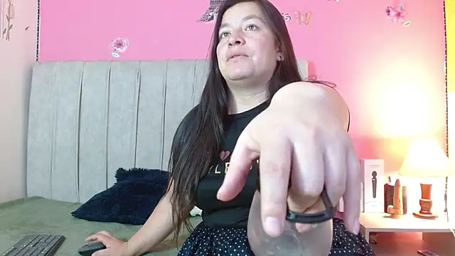 Snapshot of monickhot303av chatting on 10.11.25 monickhot303av online show from 10.11.25