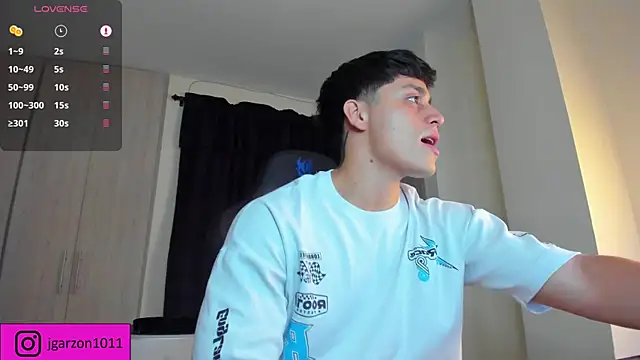  joansoto online show from 03.04.25