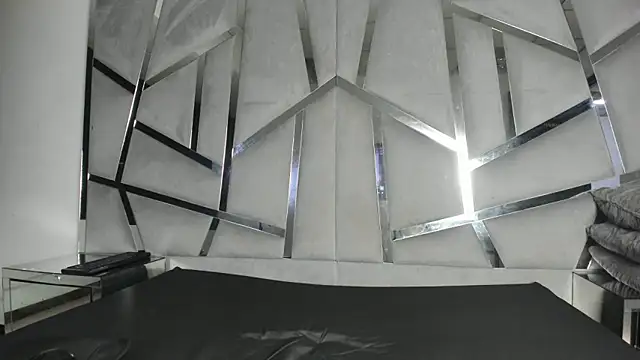 Catherinee69 x online show from 12.23.25