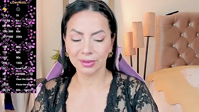 veronika naughty online show from 10.04.25