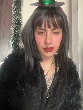 Snapshot of _Artemisa_X chatting on 12.24.24 Artemisa X online show from 12.24.24