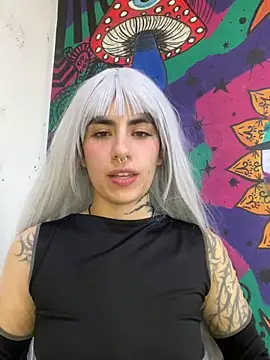 Snapshot of _Artemisa_X chatting on 10.19.25 Artemisa X online show from 10.19.25