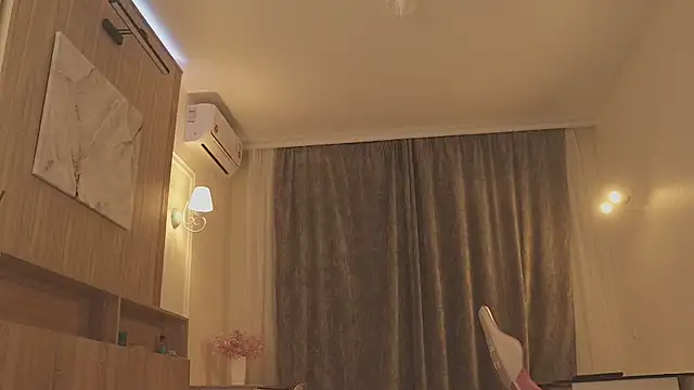 MiaThaine online show from 02.27.26