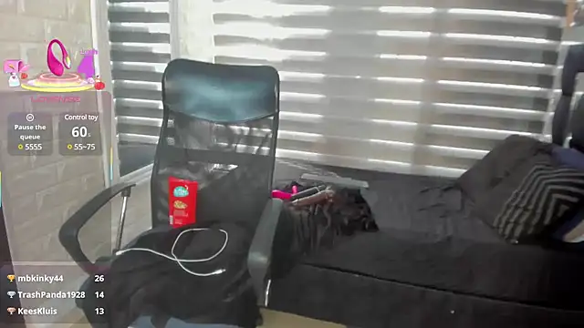 charlotte  G online show from 03.11.25