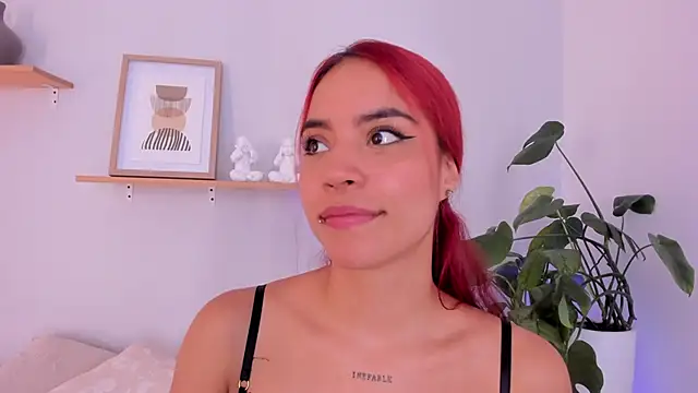 Scarlett Morgan  online show from 02.11.25