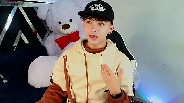 Niico Cruz online show from 02.14.25