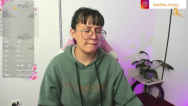 Katalina novoa online show from 07.02.26