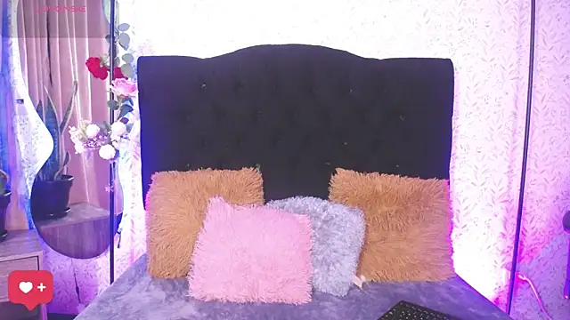 Snapshot of alicee_laurent chatting on 10.15.25 alicee laurent online show from 10.15.25