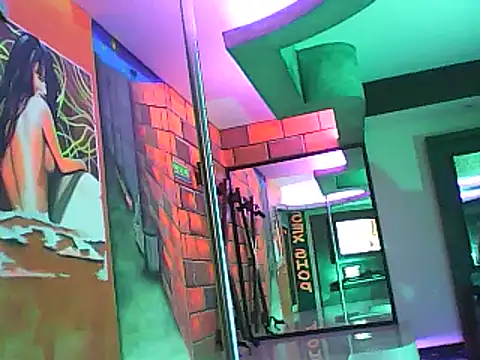 Snapshot of kandyloves chatting on 12.28.24 kandyloves online show from 12.28.24