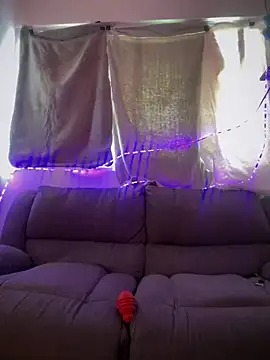 Snapshot of kandyloves chatting on 03.19.25 kandyloves online show from 03.19.25