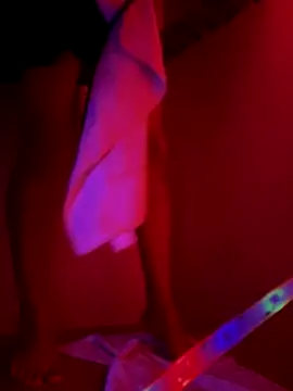 Snapshot of kandyloves chatting on 12.15.25 kandyloves online show from 12.15.25