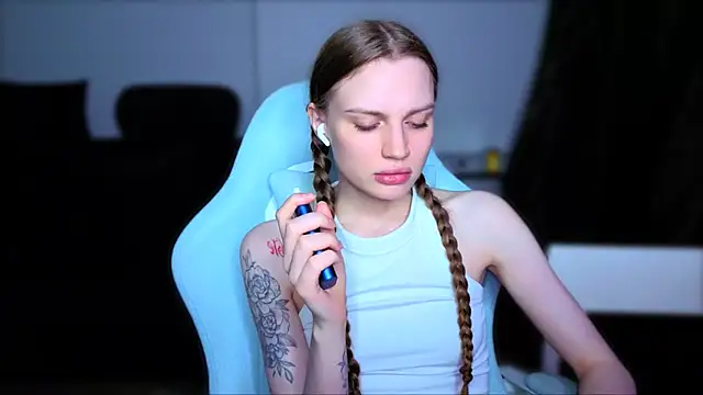 StellaLawless online show from 04.21.26
