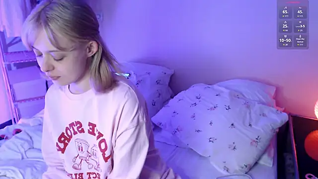 Snapshot of KatieMelone chatting on 02.15.26 KatieMelone online show from 02.15.26