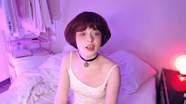 Snapshot of KatieMelone chatting on 03.19.26 KatieMelone online show from 03.19.26