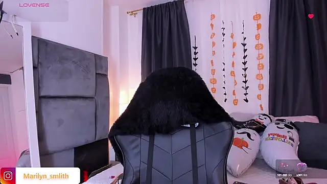 MarilynSmIith online show from 10.04.25