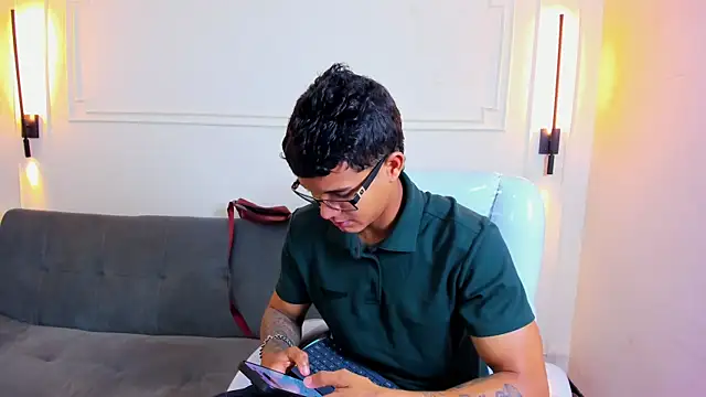 Paradise boy s online show from 06.08.26
