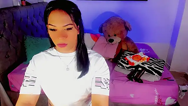 Zakura hot1 online show from 12.17.25