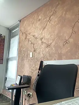 Miabonnett  online show from 12.16.25