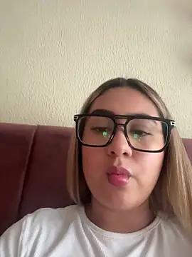 Snapshot of Miabonnett_ chatting on 07.20.26 Miabonnett online show from 07.20.26