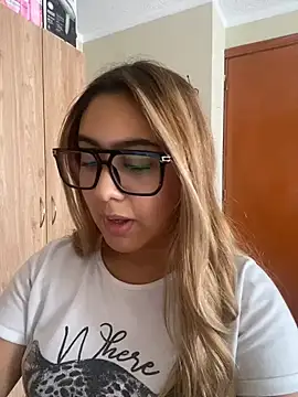 Snapshot of Miabonnett_ chatting on 07.28.26 Miabonnett online show from 07.28.26