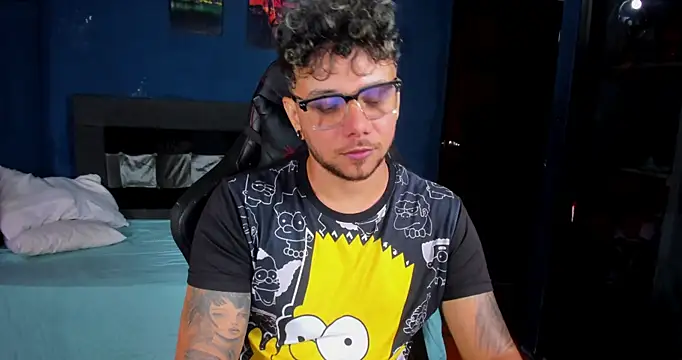 Snapshot of kenintoro chatting on 12.16.25 kenintoro online show from 12.16.25