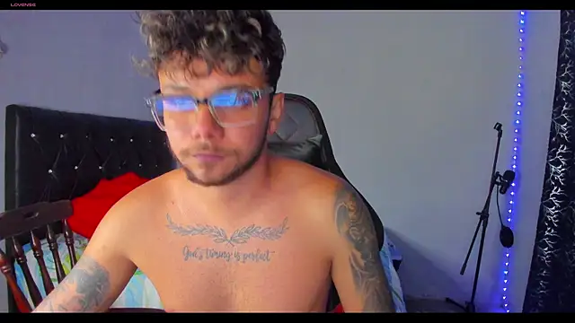 Snapshot of kenintoro chatting on 01.09.26 kenintoro online show from 01.09.26